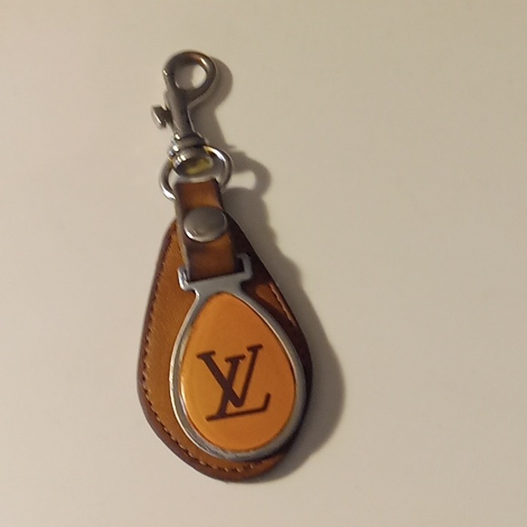 LOUIS VUITTON KEY CHAIN "VINTAGE" - Picture 3 of 8